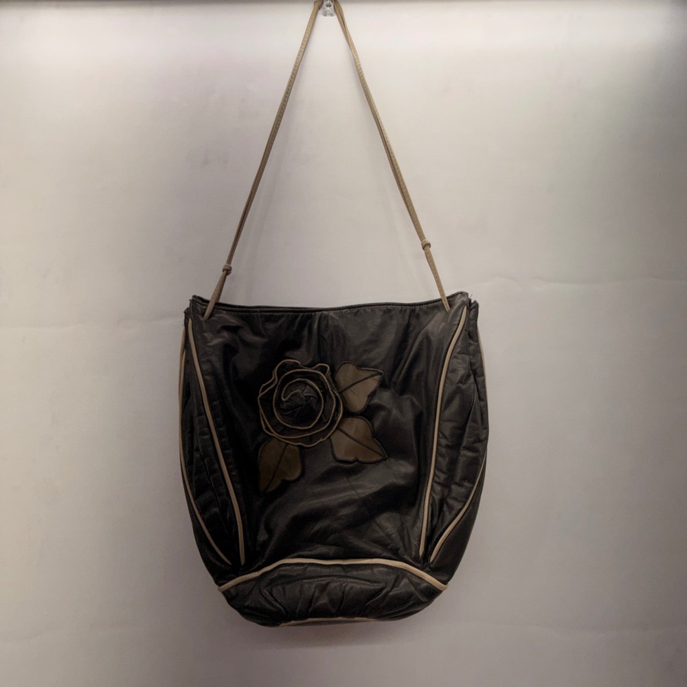 Timmy Woods Beverly Hills Vintage 1977 Leather Rose Hobo Bag Black Tan Trim